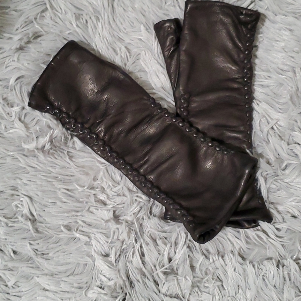 Biker style fingerless gloves